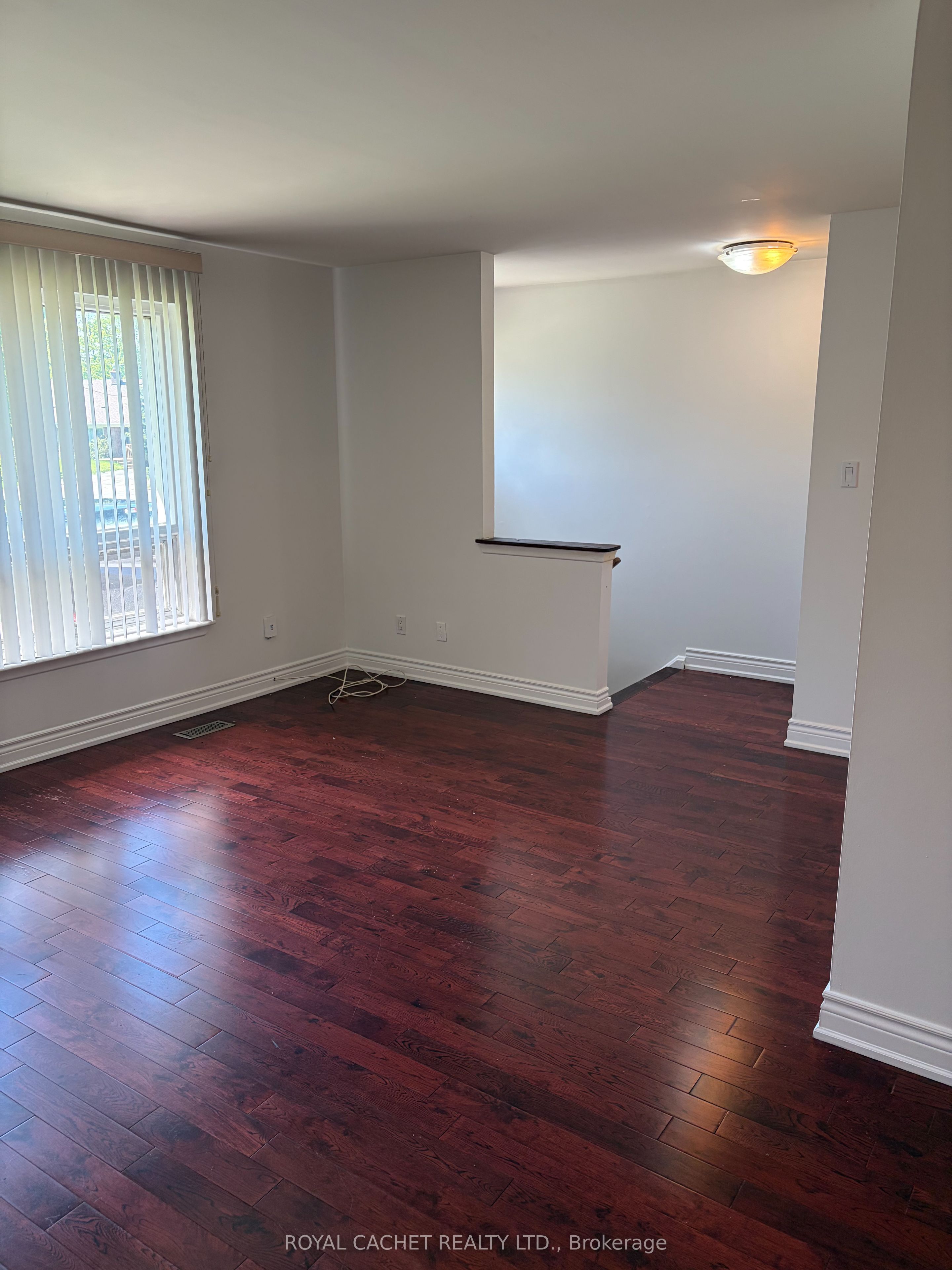 Additional image 5 of UPPER MAIN-90 Billington Crescent, Toronto, ON, M3A 2G6