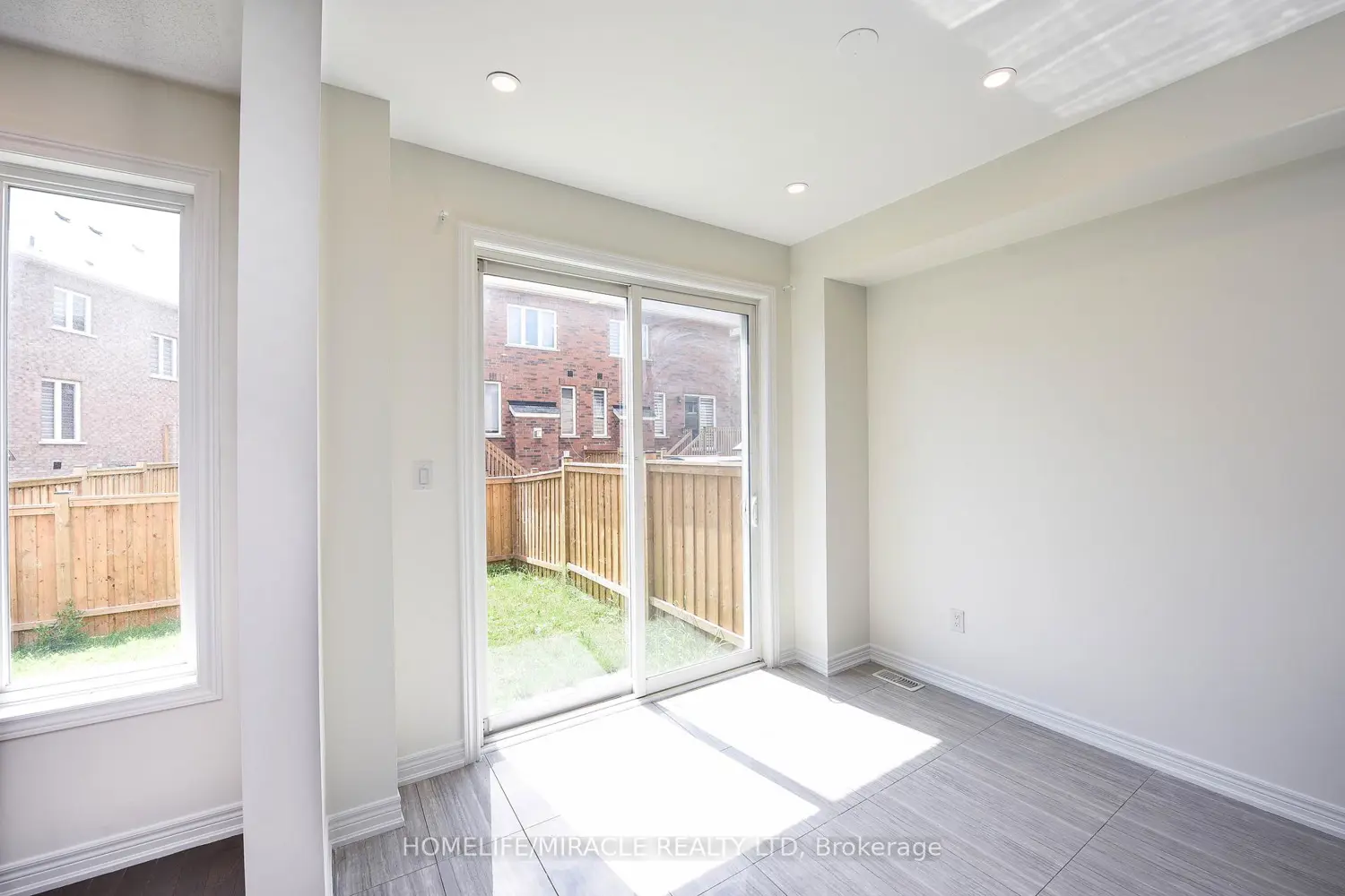 Additional image 9 of 418 Royal West Drive