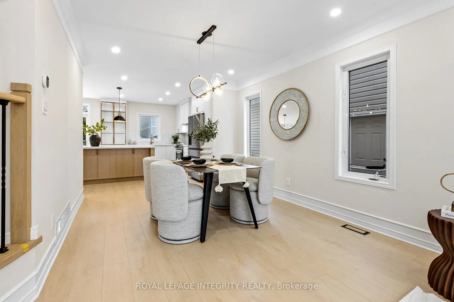 1031 Unicorn Avenue photo 2