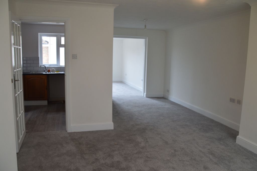 Additional image 2 of 3 bed semi-detached house to rentStarling Close, Weston-Super-Mare BS22