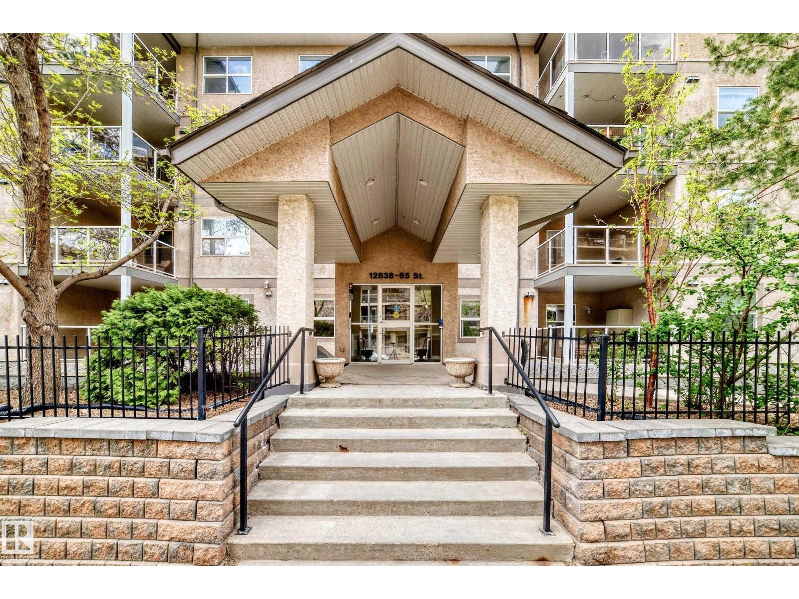 108-12838 65 Street NW, Edmonton, AB, T5A5H3