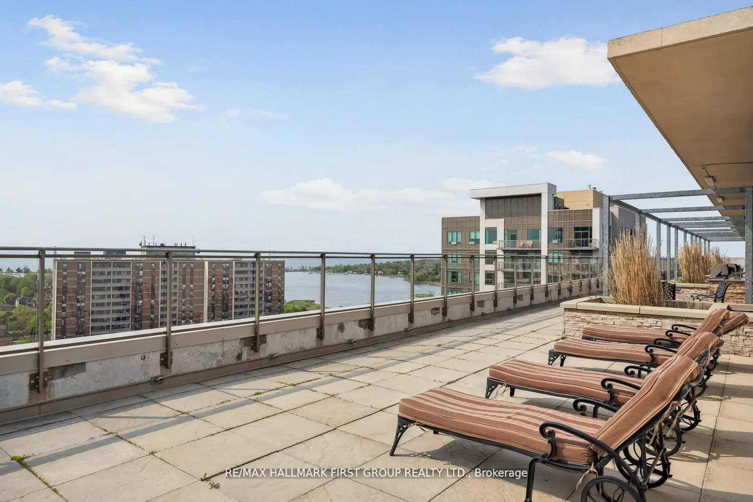 Additional image 7 of 1215 Bayly Street 1304