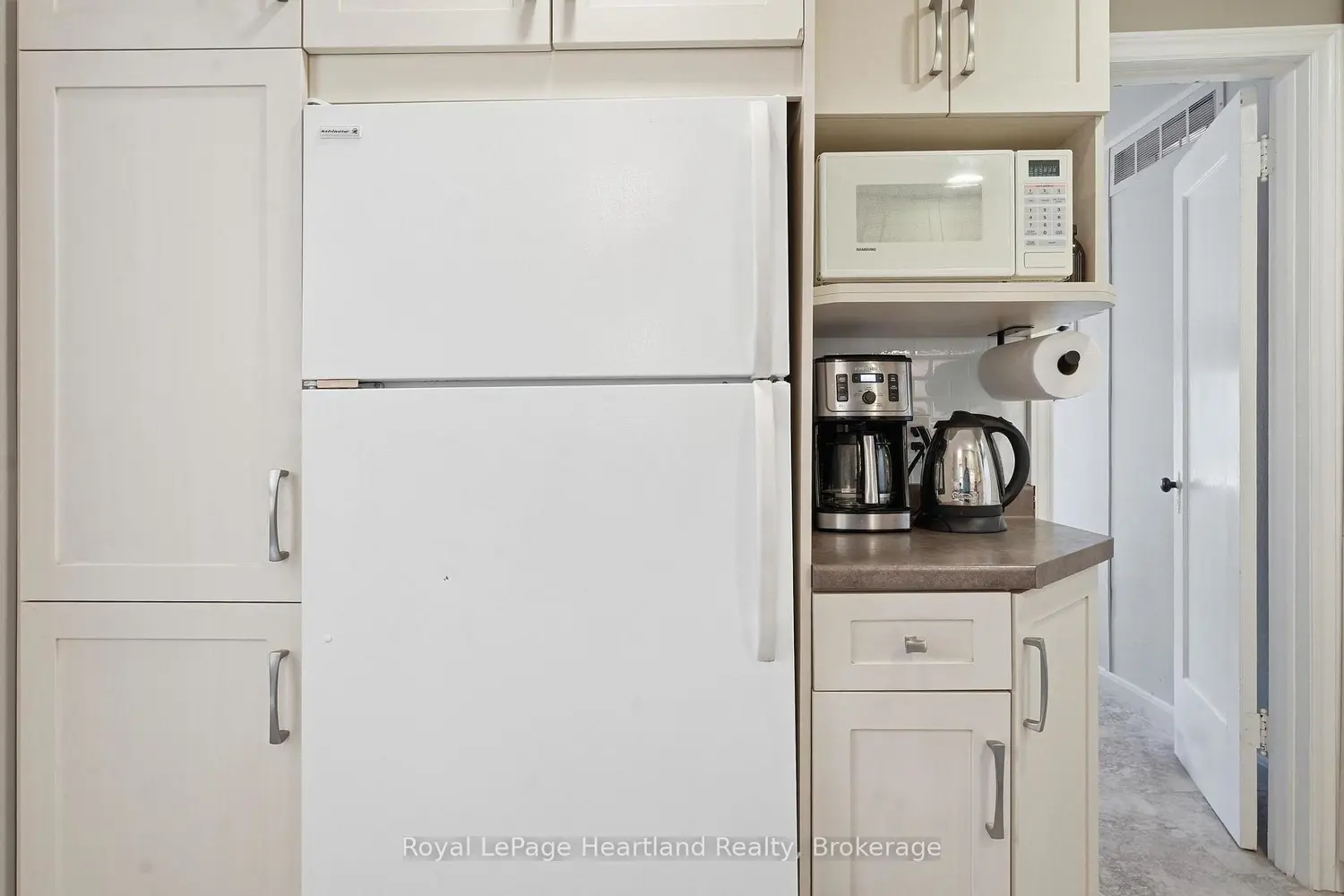 9 Maple Lane photo 4