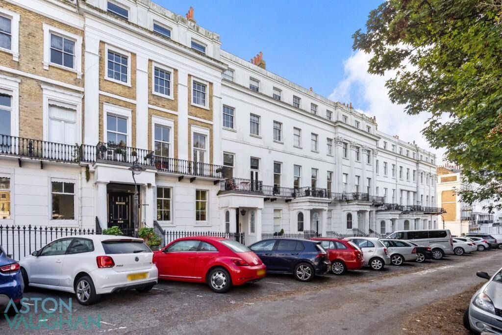 3 bed flat for saleSussex Square, Brighton BN2