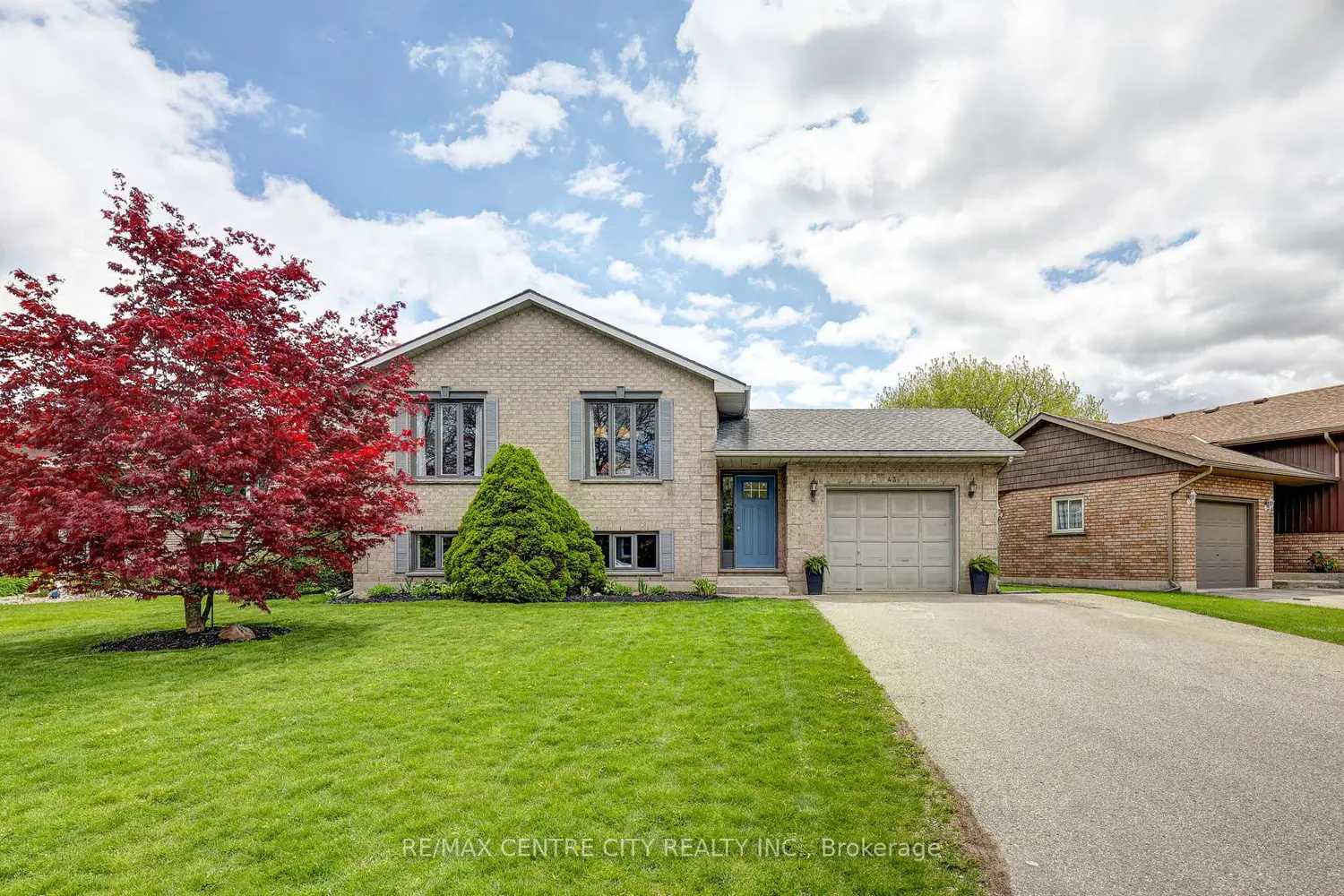 43 Sinclair Crescent