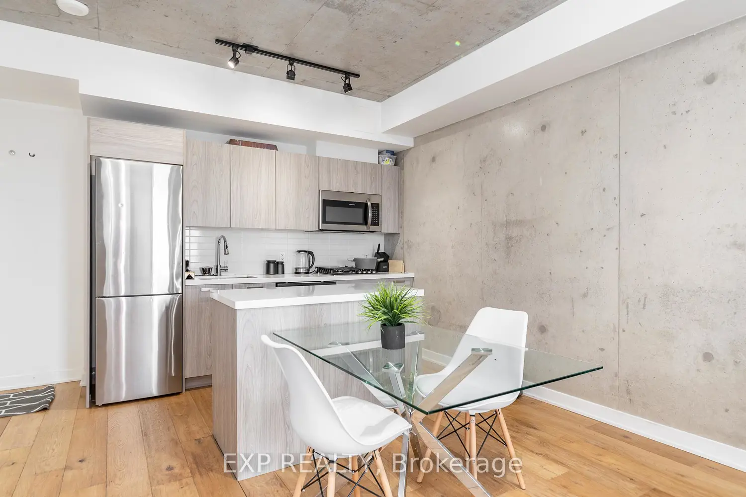 Additional image 7 of 203 Catherine Street 1102