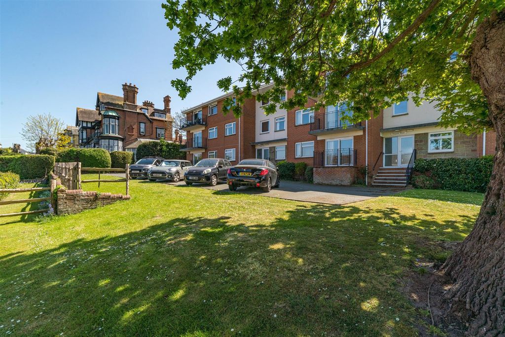 Additional image 12 of 3 bed flat for saleSeaview, Isle Of Wight PO34