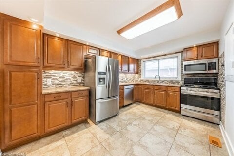 Additional image 7 of Upper-172 Fennell Avenue E, Hamilton, ON, L9A 1S3