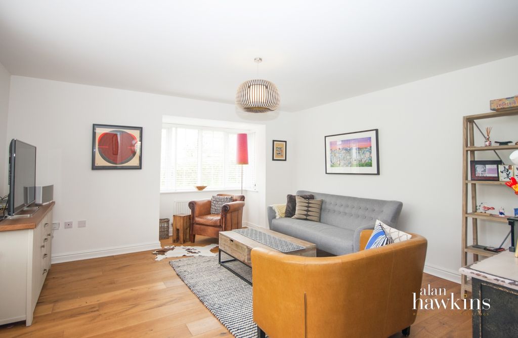 Additional image 3 of 4 bed detached house to rentWindmill Road, Royal Wootton Bassett SN4
