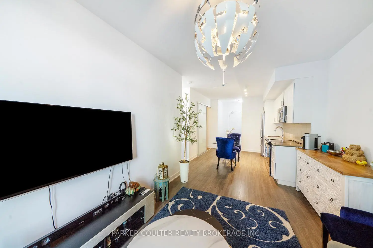 Additional image 8 of 681 Yonge Street 114