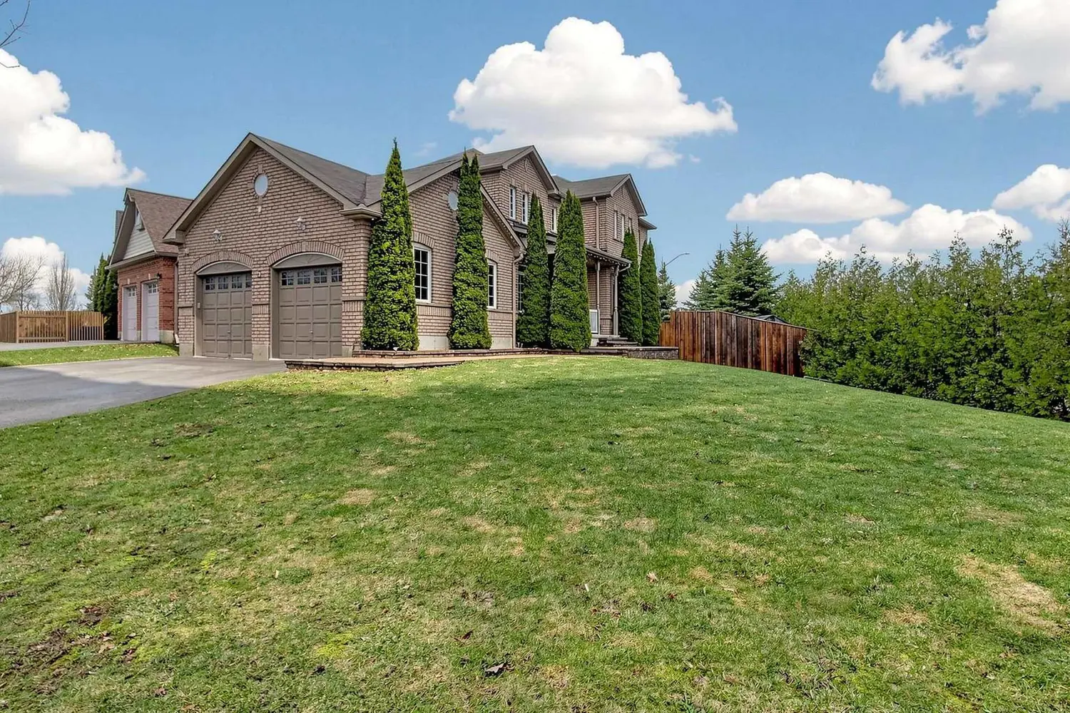 2 Don Morris Court