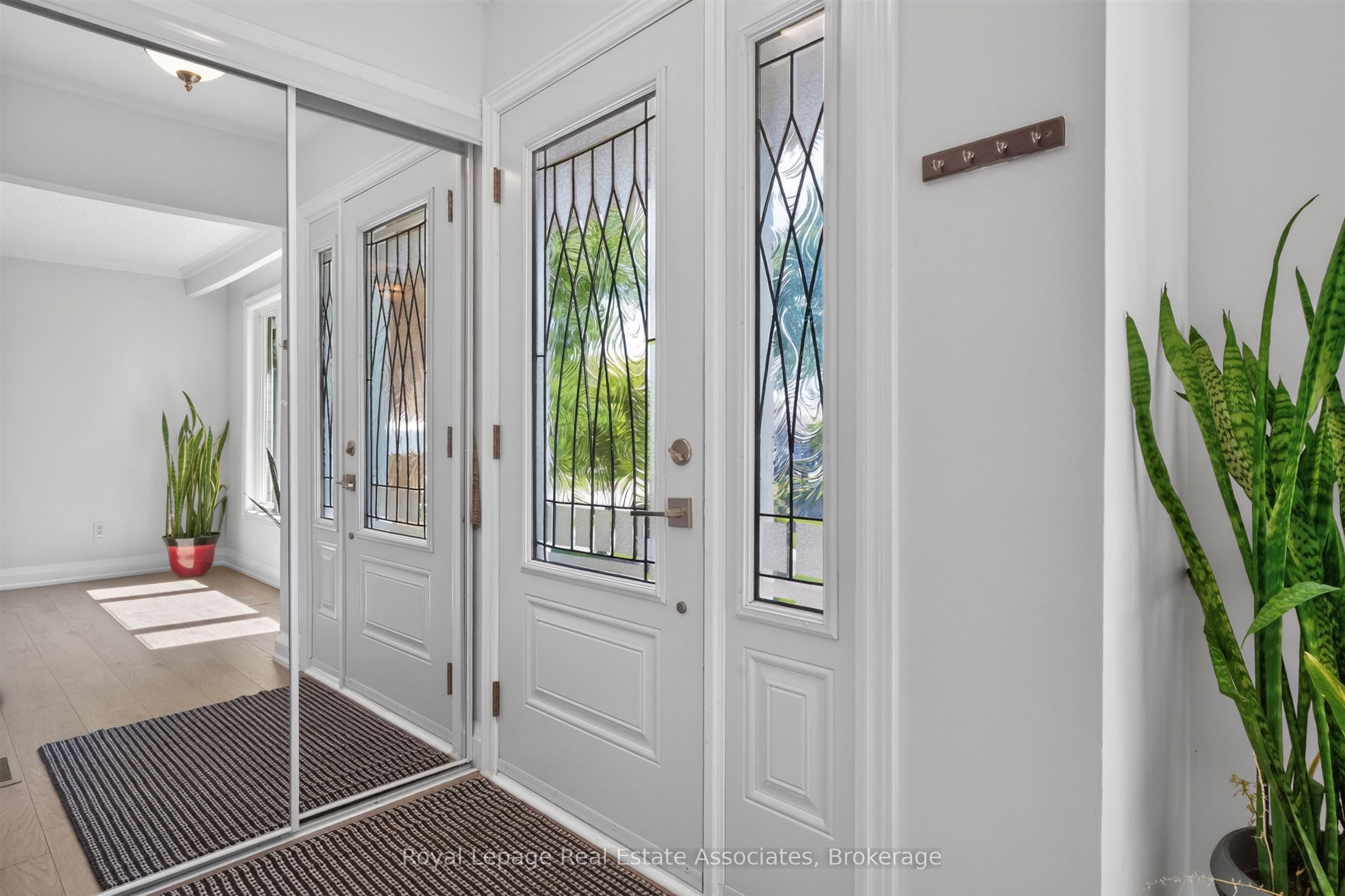 Additional image 3 of 2663 Widemarr Road, Mississauga, ON, L5J 1M5