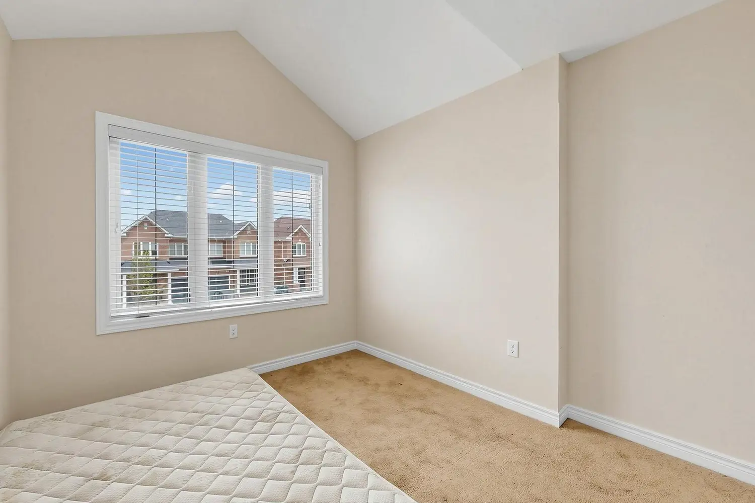 Additional image 12 of 61 Campwood Crescent
