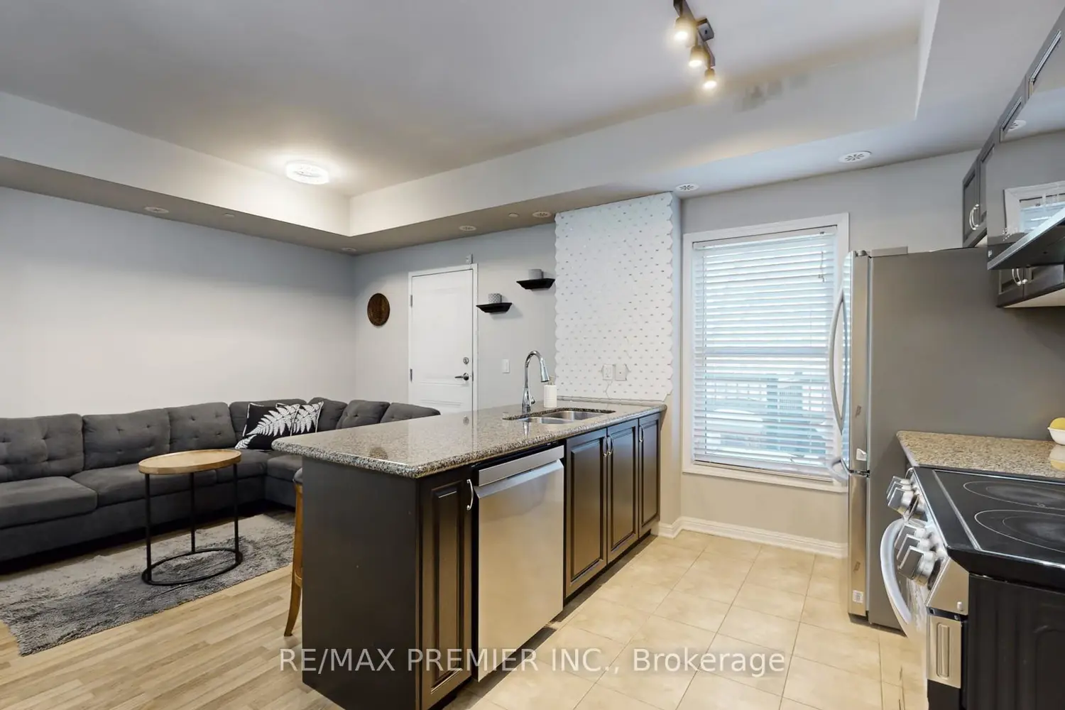 Additional image 3 of 9589 Keele Street 106