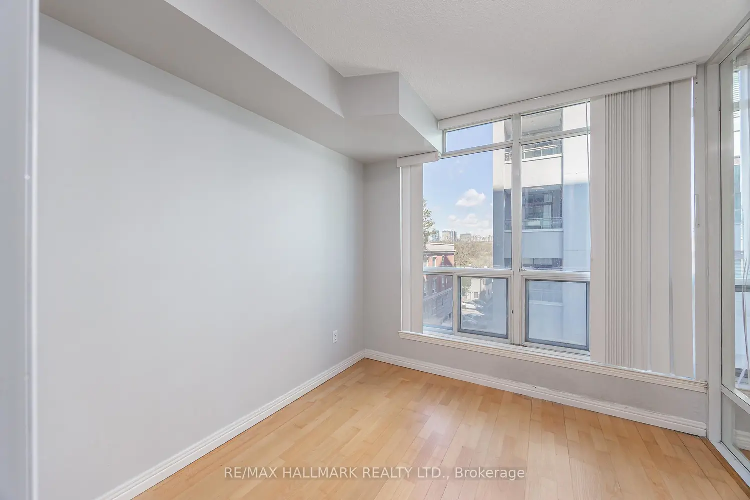 Additional image 4 of 942 Yonge Street 506