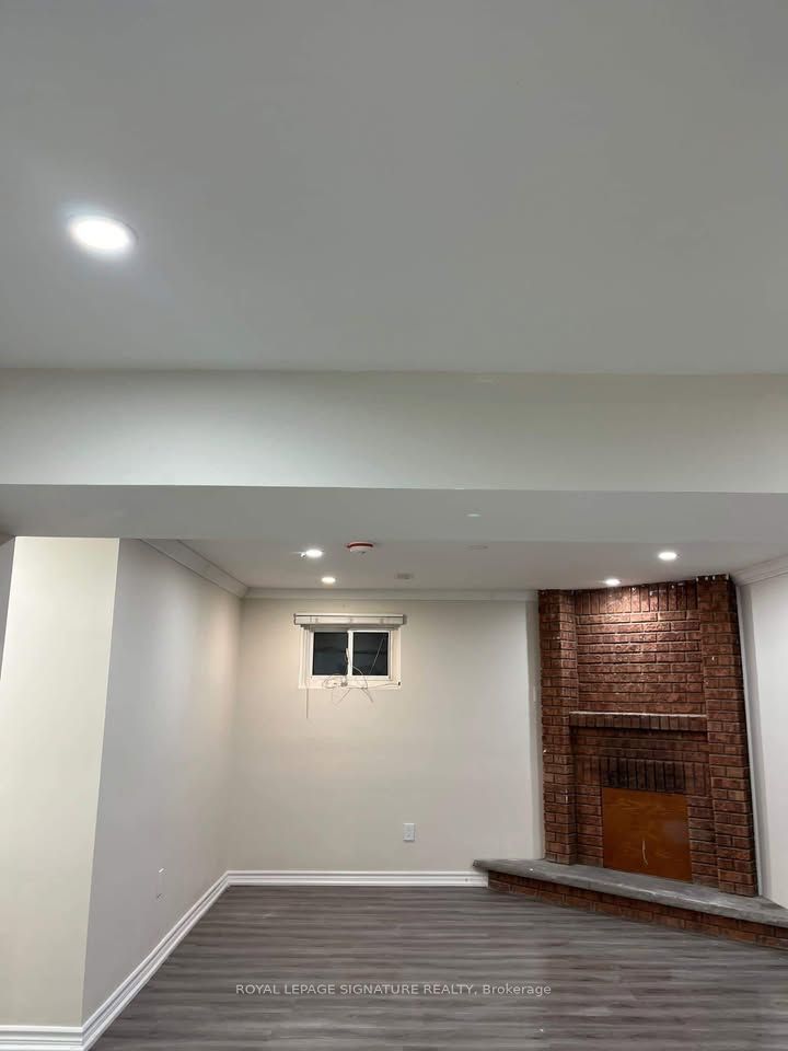 Additional image 3 of Lower-1063 Blairholm Avenue, Mississauga, ON, L5C 3C9