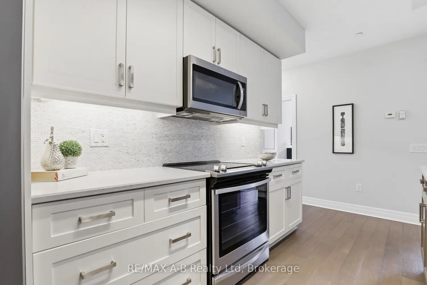Additional image 5 of 235 John Street 208