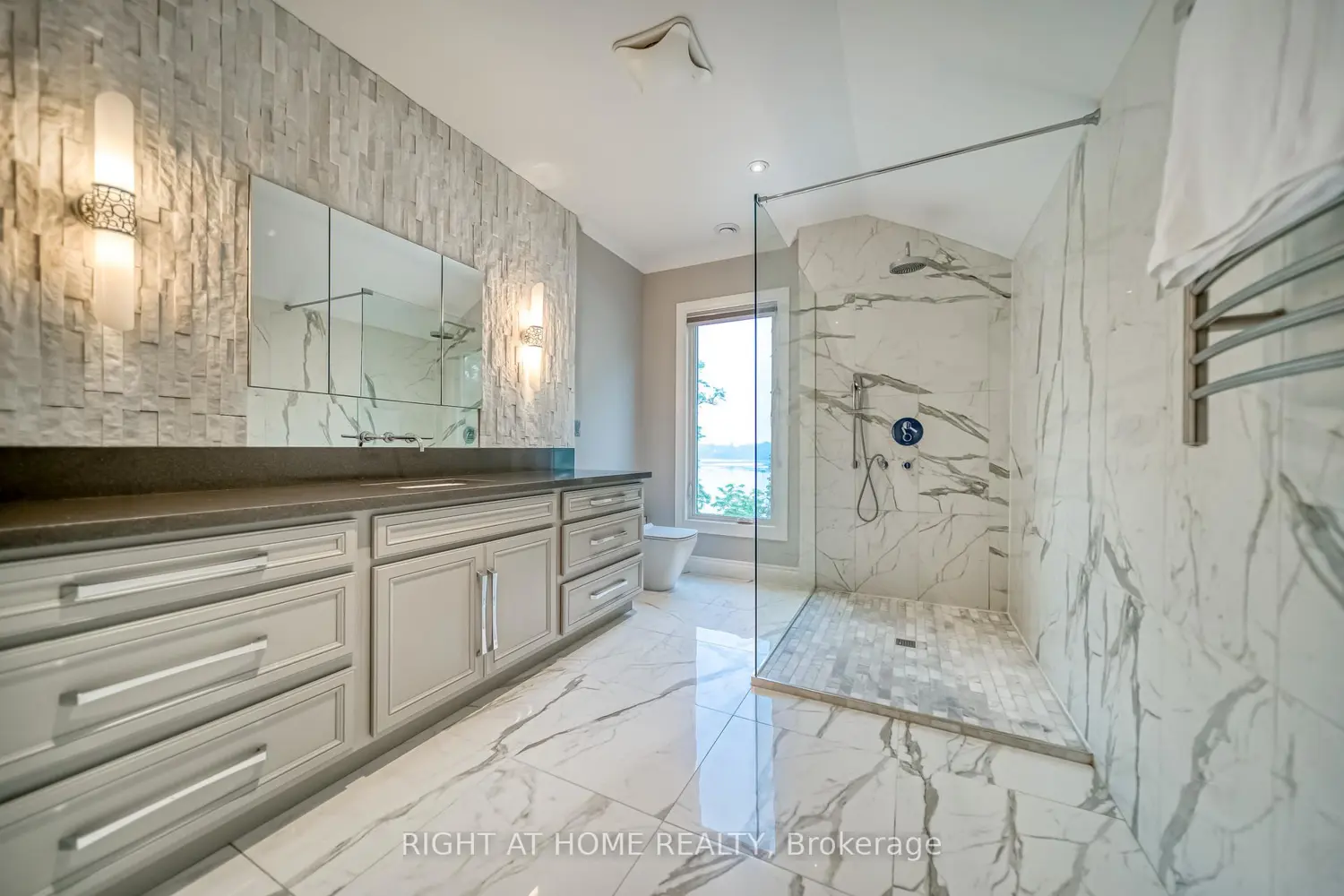 Additional image 9 of 44 Royal Henley Boulevard