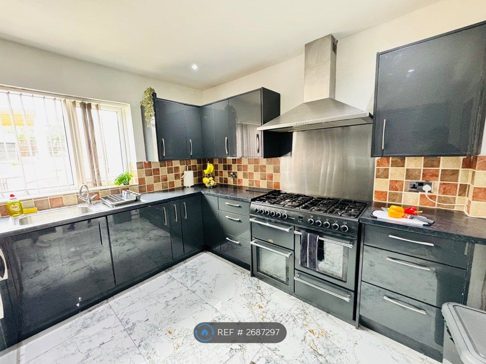 Additional image 7 of 3 bed semi-detached house to rentWanlip Lane, Birstall, Leicester LE4