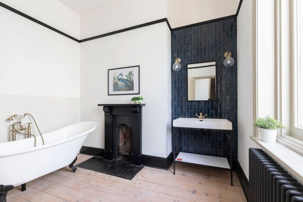 Additional image 16 of 7 bed detached house to rentLondon Road, Cheltenham GL52
