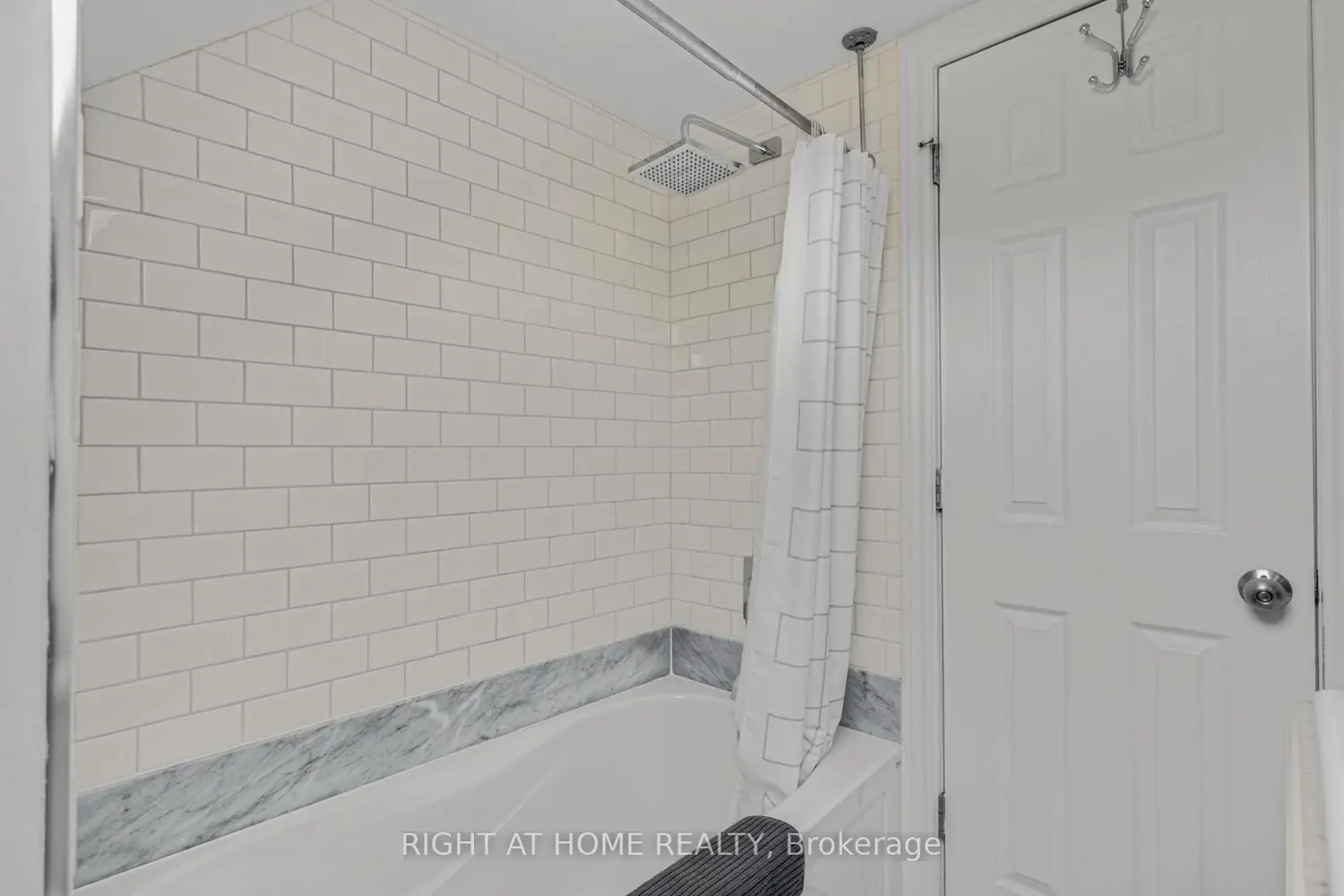 Additional image 10 of 710 Hager Avenue