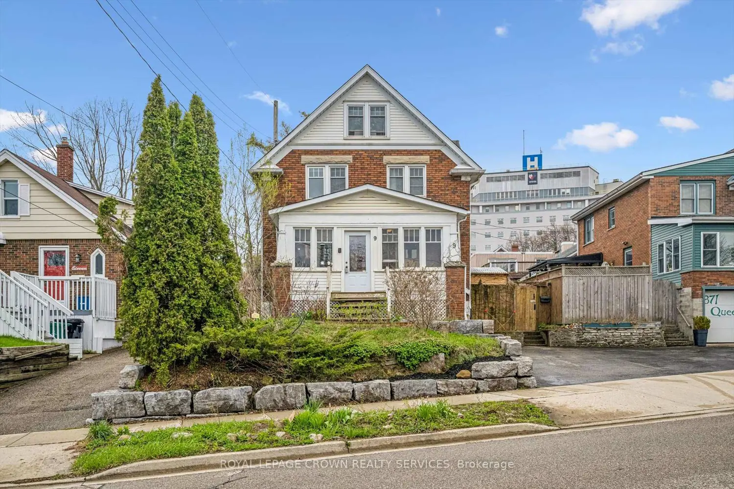 9 Spadina Road