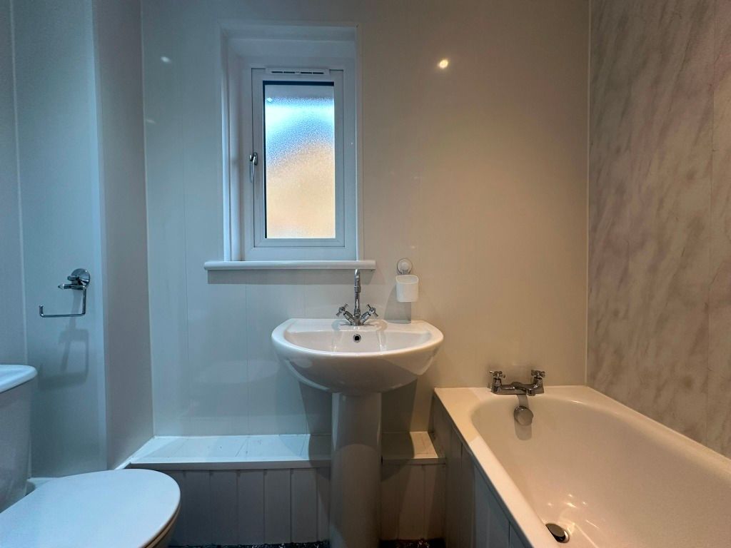 Additional image 8 of 2 bed flat to rentFairhaven Avenue, Airdrie ML6