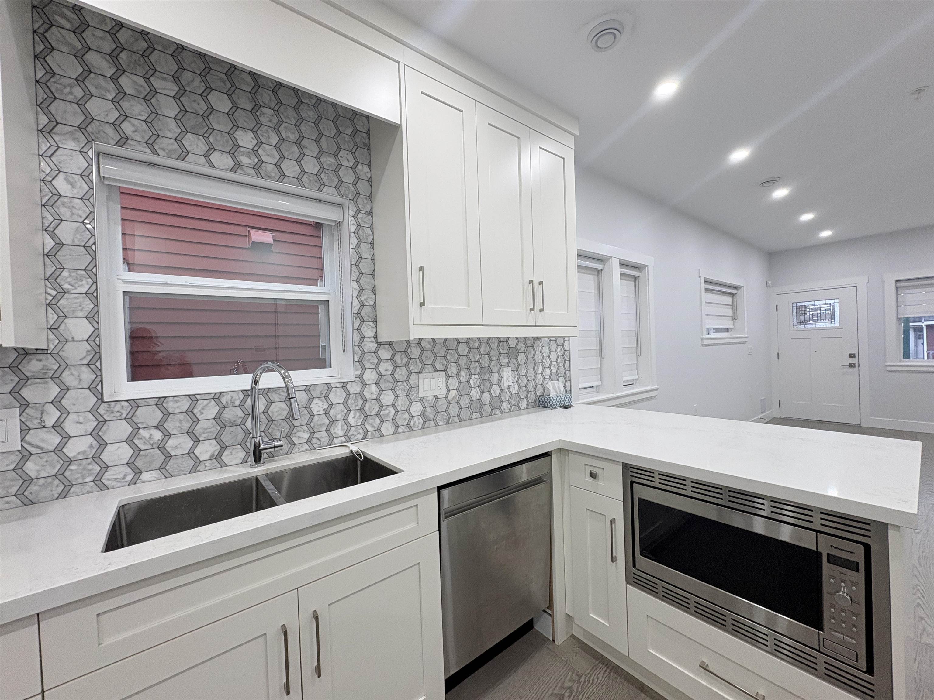 Additional image 4 of 4990 Moss Street, Vancouver, BC, V5R 3T4