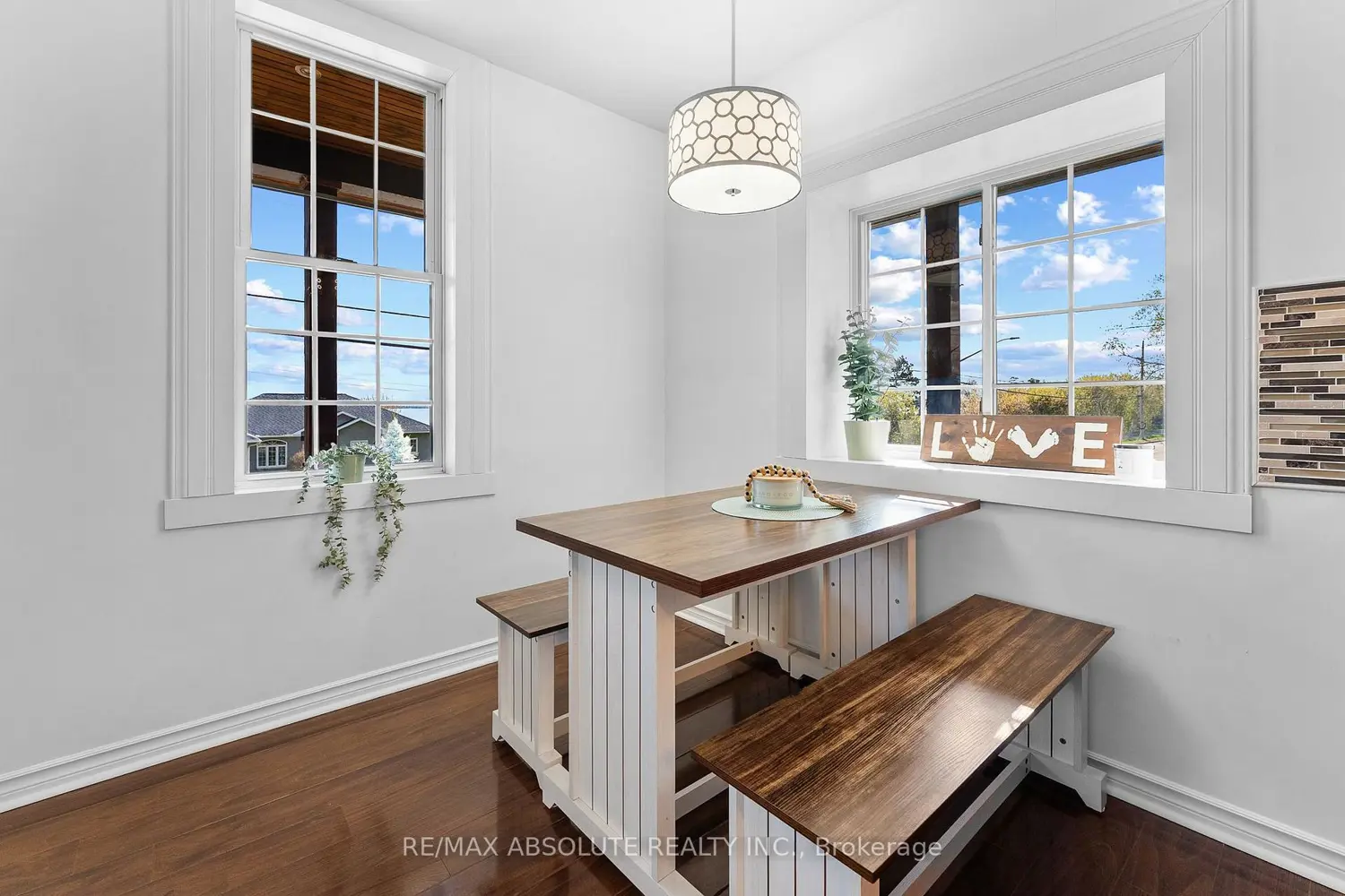 1655 River Road photo 4