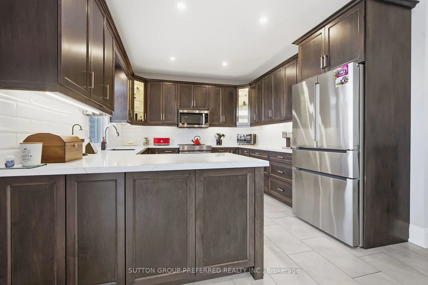 215 Leitch Street photo 4