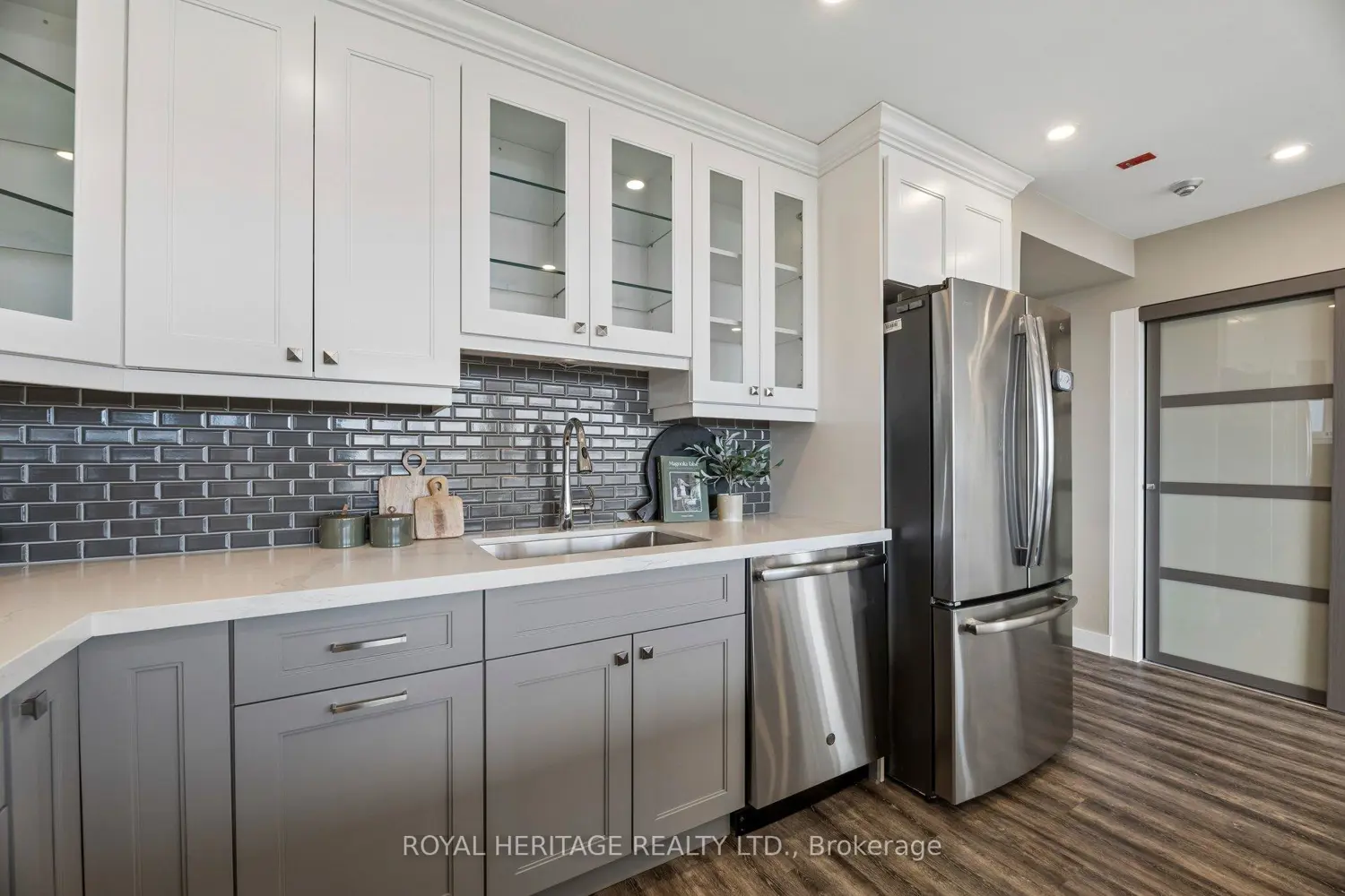 Additional image 5 of 711 Rossland Road 1209