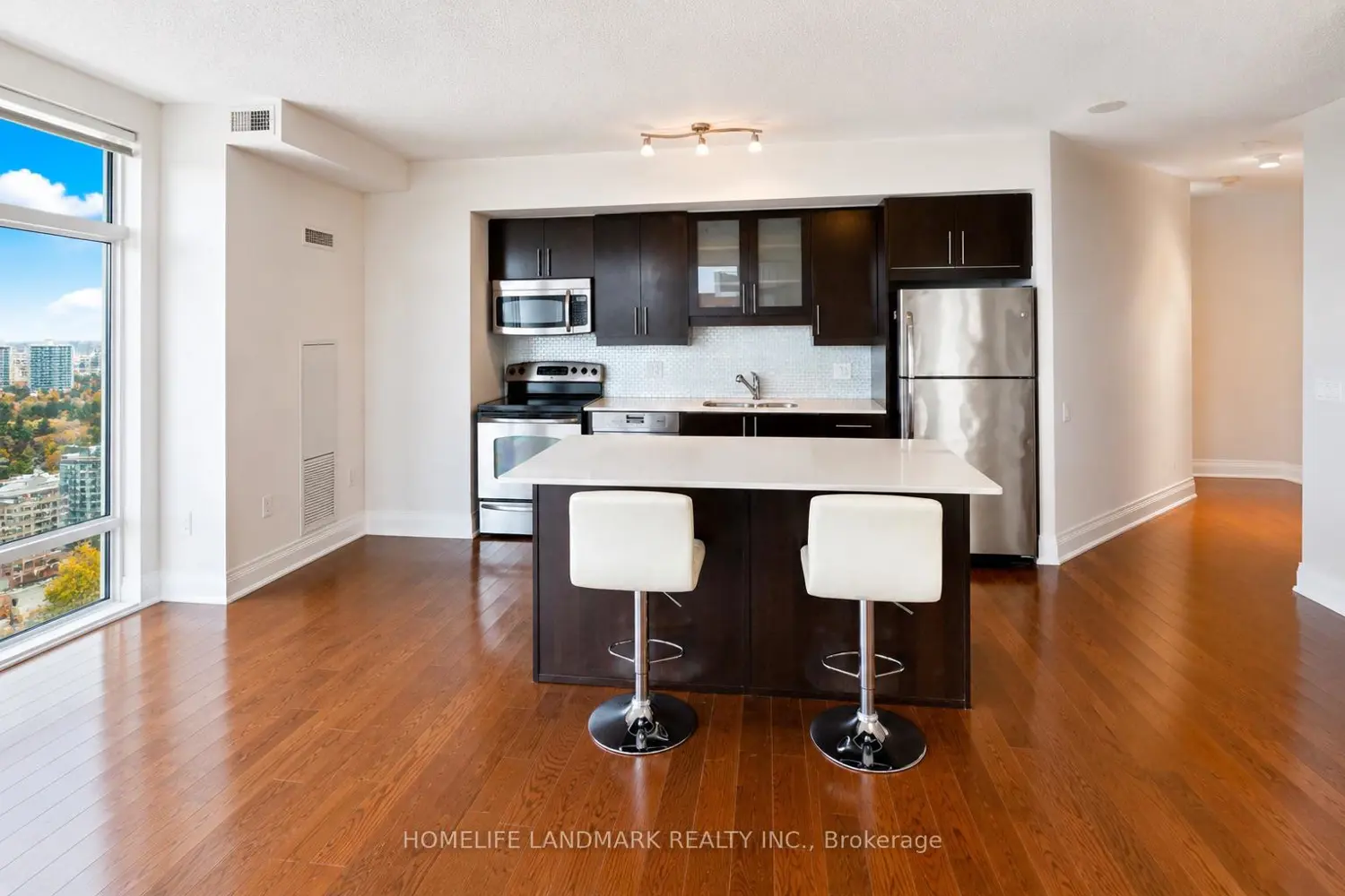 2191 Yonge Street 4211 photo 2