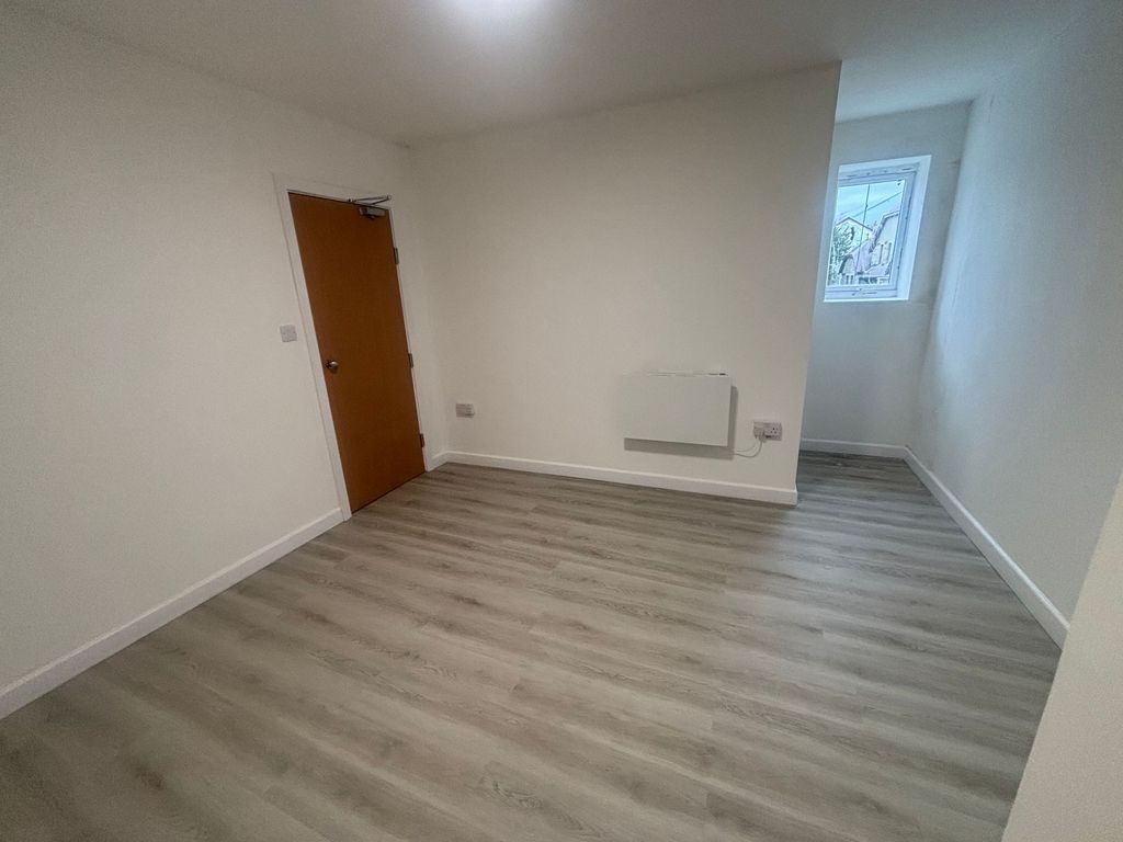 Additional image 5 of 1 bed property to rent9 Nolton Street, Bridgend CF31