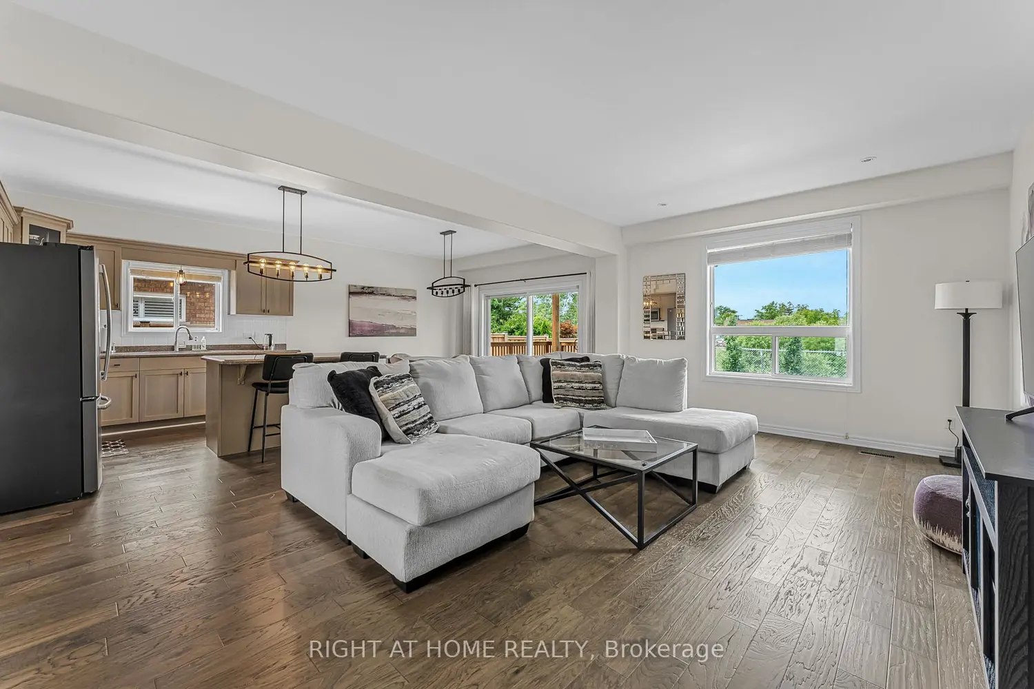 80 Loretta Drive photo 5