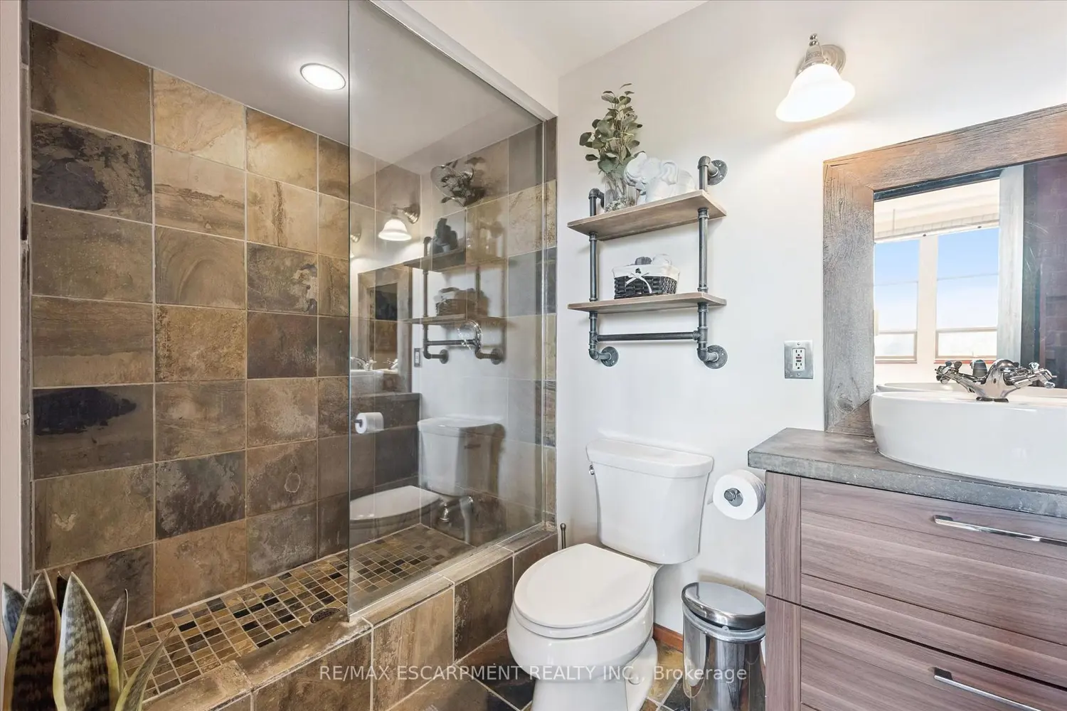 Additional image 17 of 357 Hunter Street 36
