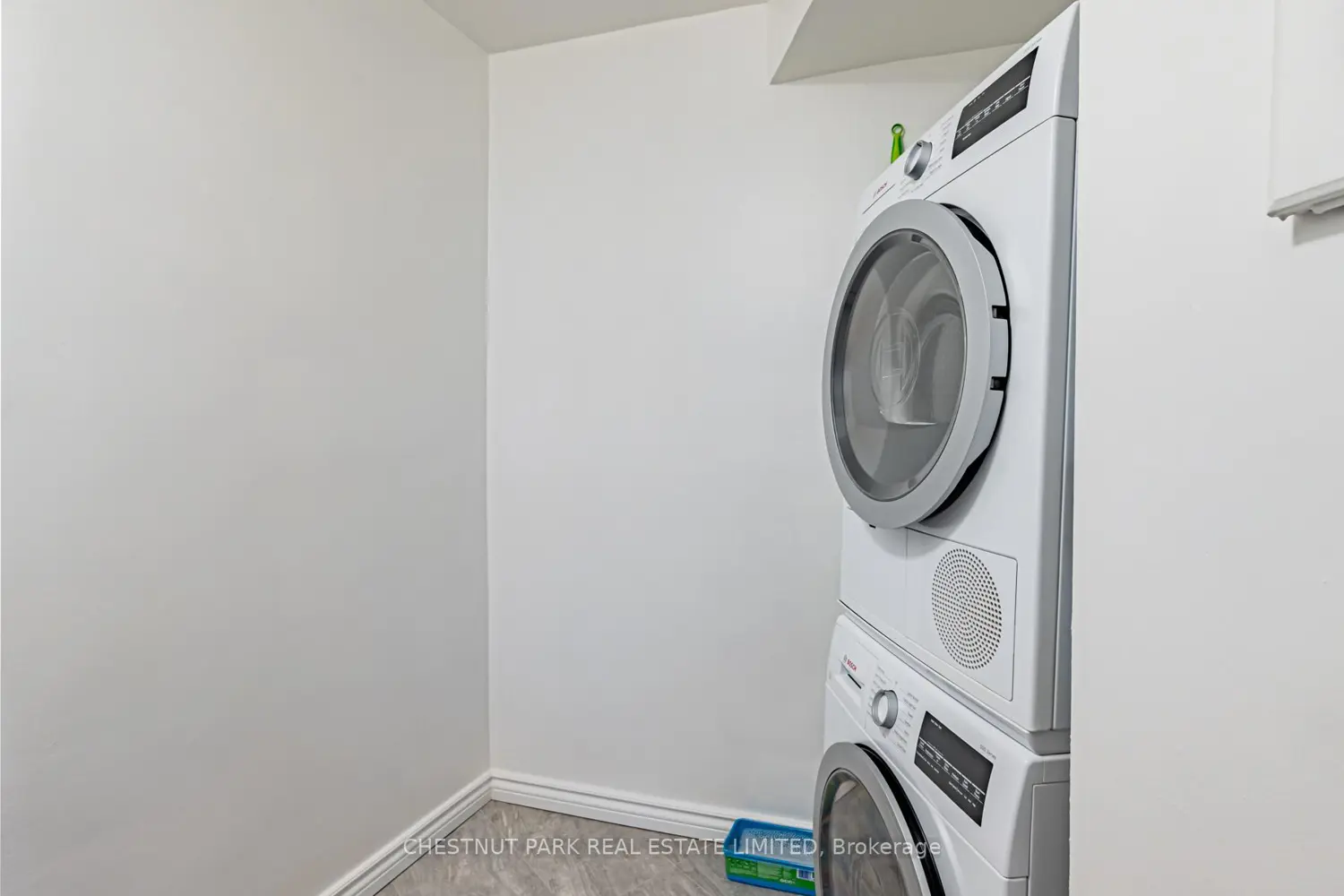 60 Pavane Linkway 206 photo 5