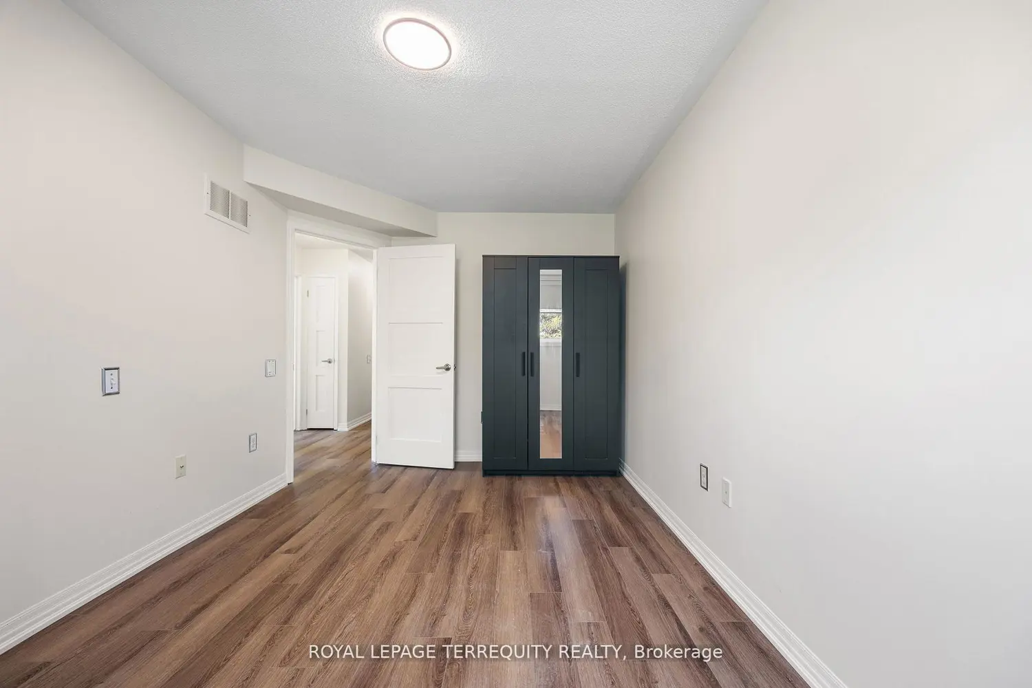 760 Lawrence Avenue 129 photo 5