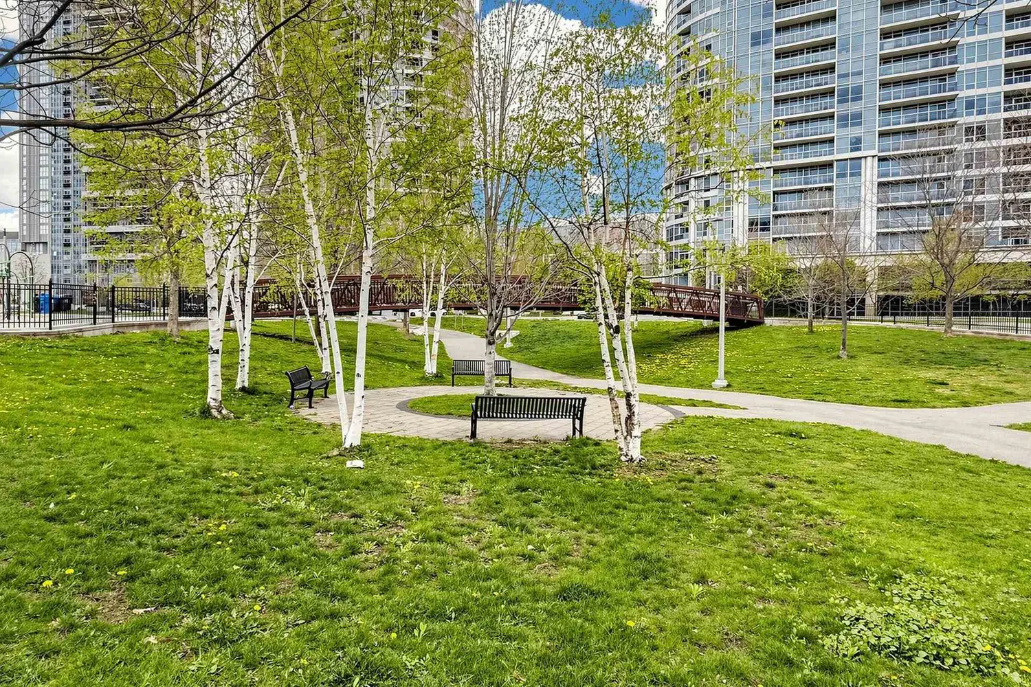 Additional image 6 of 330 Village Green Square 3