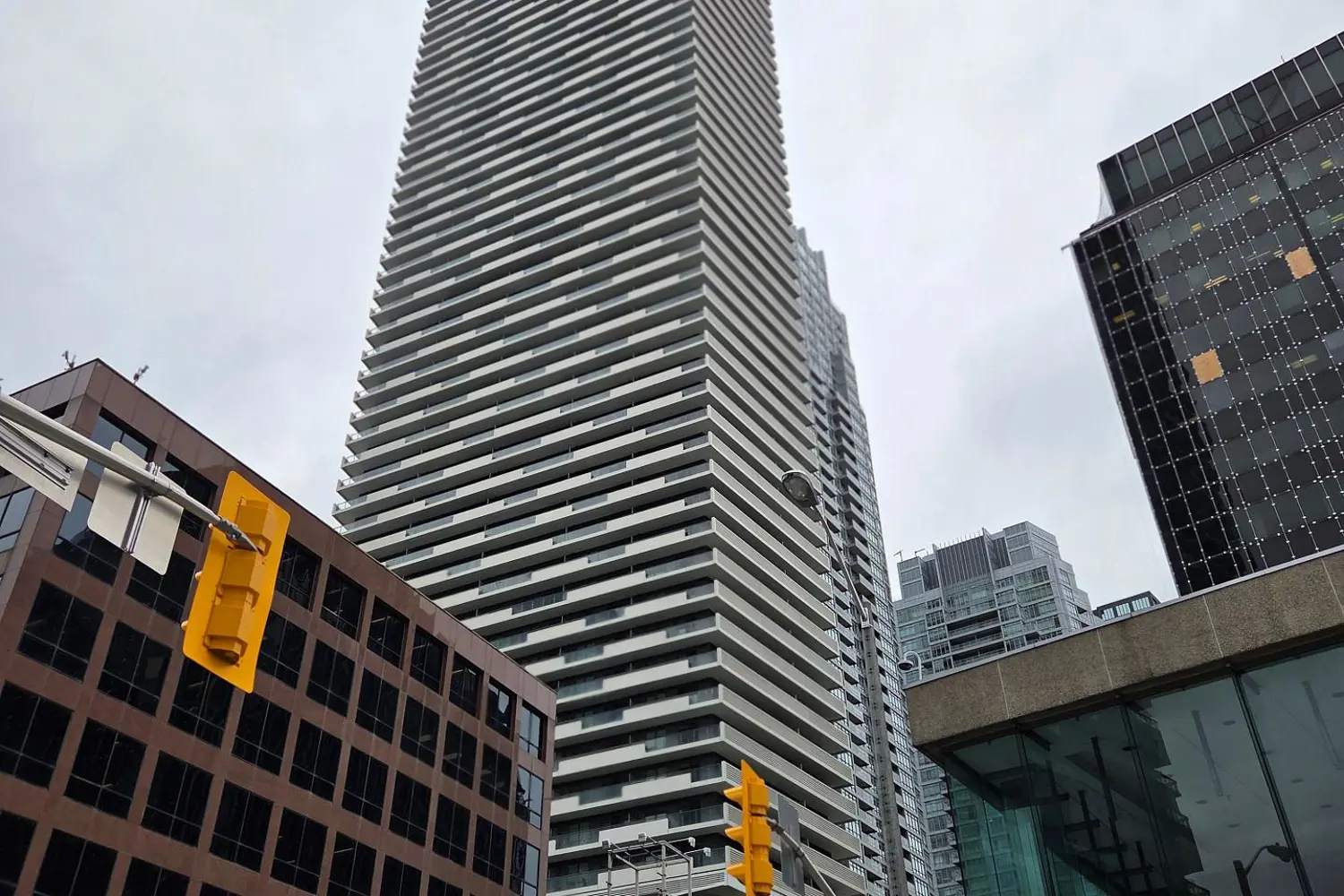 2221 Yonge Street 3603