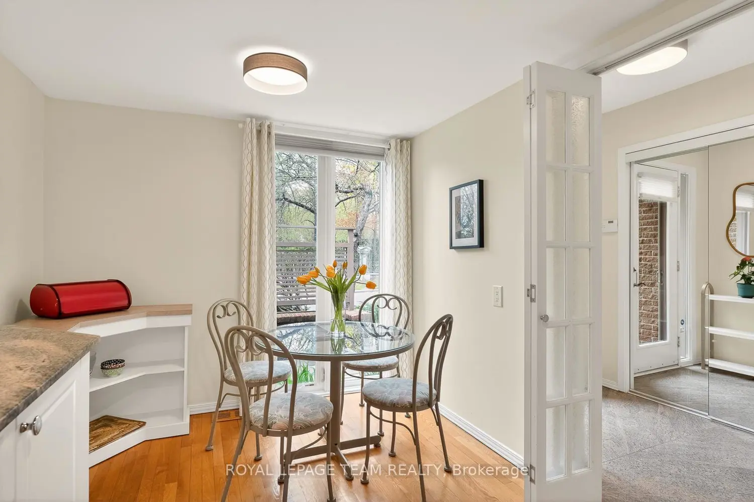 164 Dufferin Road photo 3