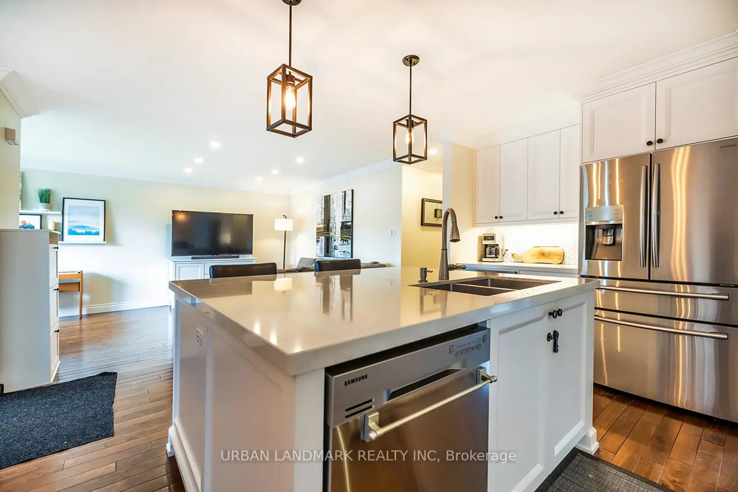140 Riveredge Drive photo 3