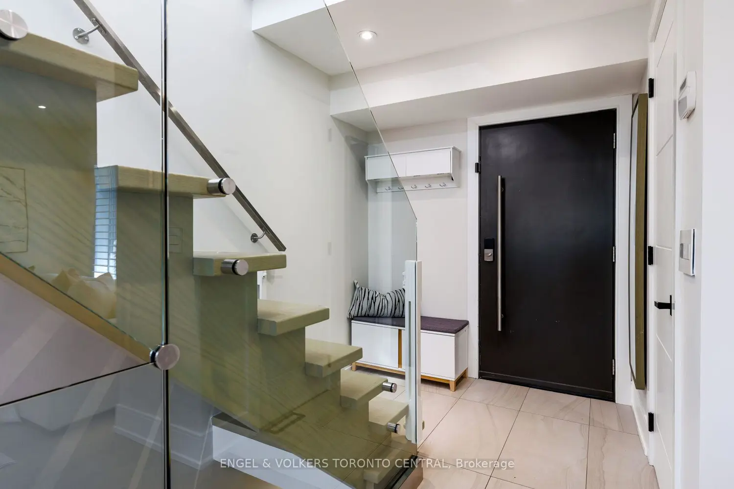34 Rufford Road photo 3
