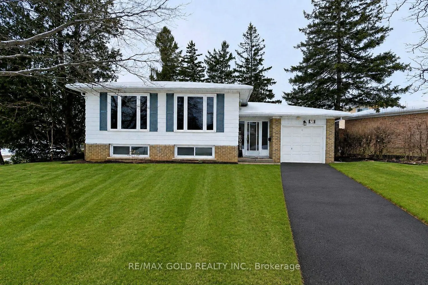 70 Greystone Crescent