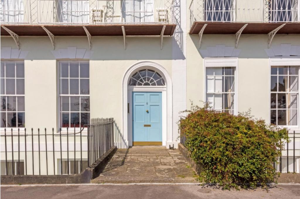 Additional image 2 of 3 bed flat for saleRoyal York Crescent, Clifton, Bristol BS8