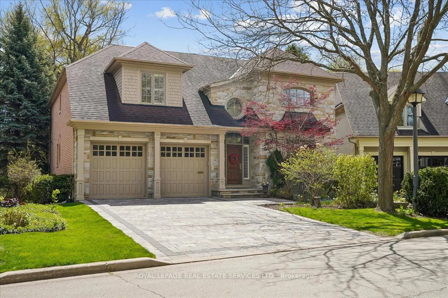 1726 The Pines