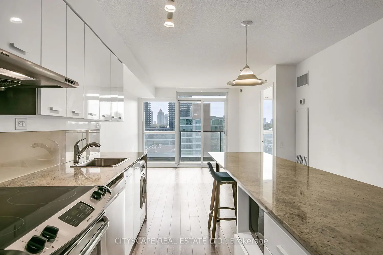 33 Singer Court 1507 photo 4