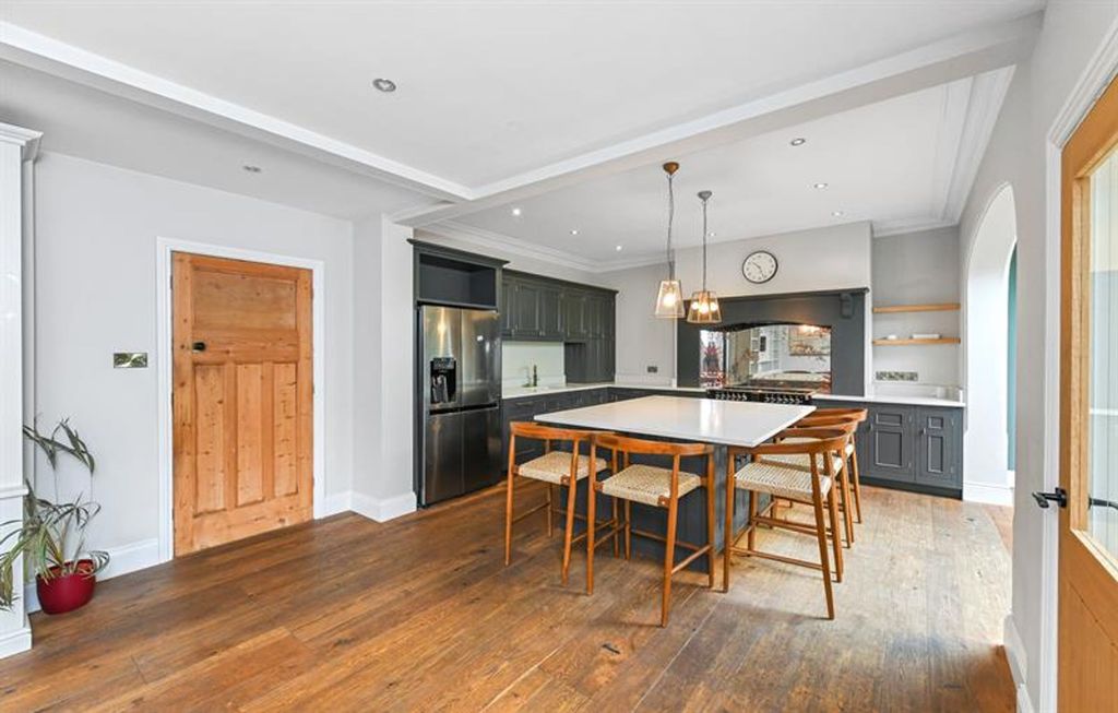 Additional image 4 of 5 bed detached house to rentVictoria Embankment, Nottingham NG2