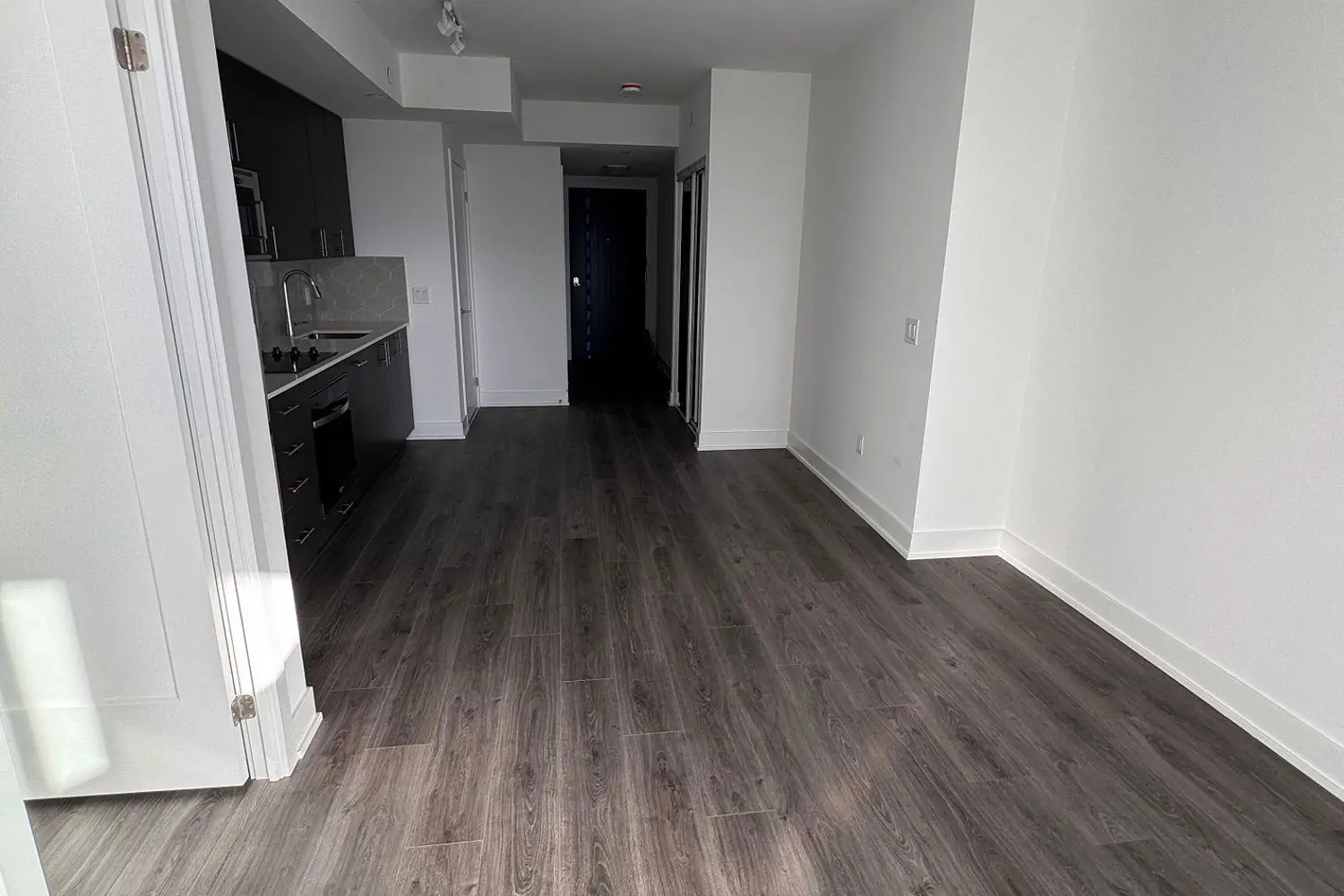 Additional image 3 of 2545 Simcoe Street 1015