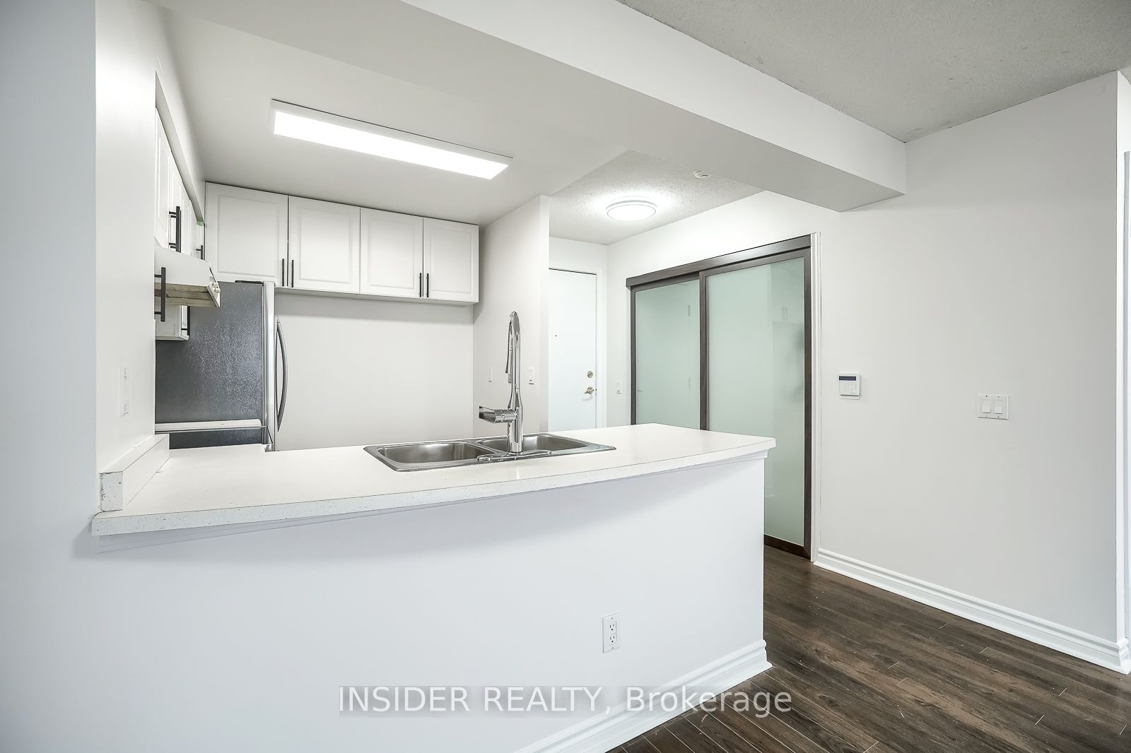 Additional image 3 of 2009-35 Kingsbridge Garden Circle, Mississauga, ON, L5R 3Z5