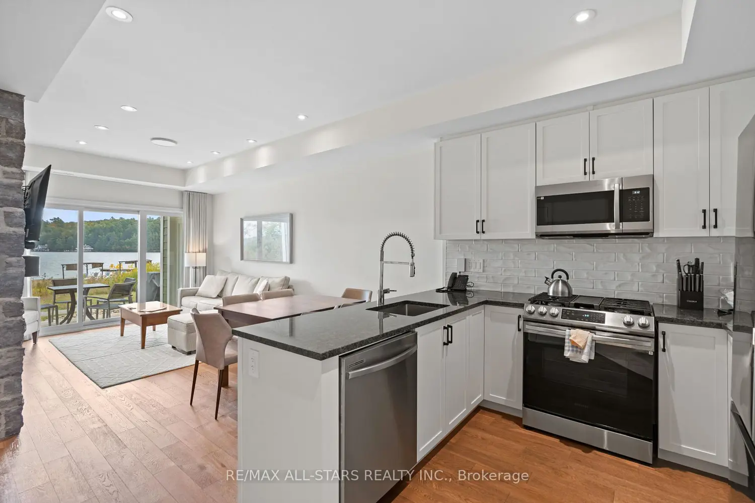 Additional image 6 of 1869 Muskoka Road 118 31